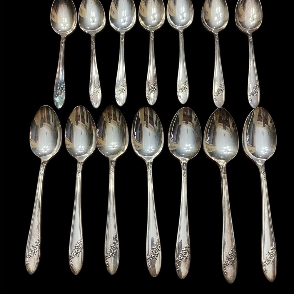 Vintage 1946 Oneida Tudor Plate Queen Bess Silverplate Teaspoons - Set of 14